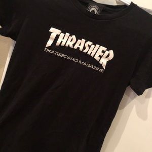 Slim women’s thrasher shirt